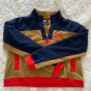 Nike Cropped Fleece